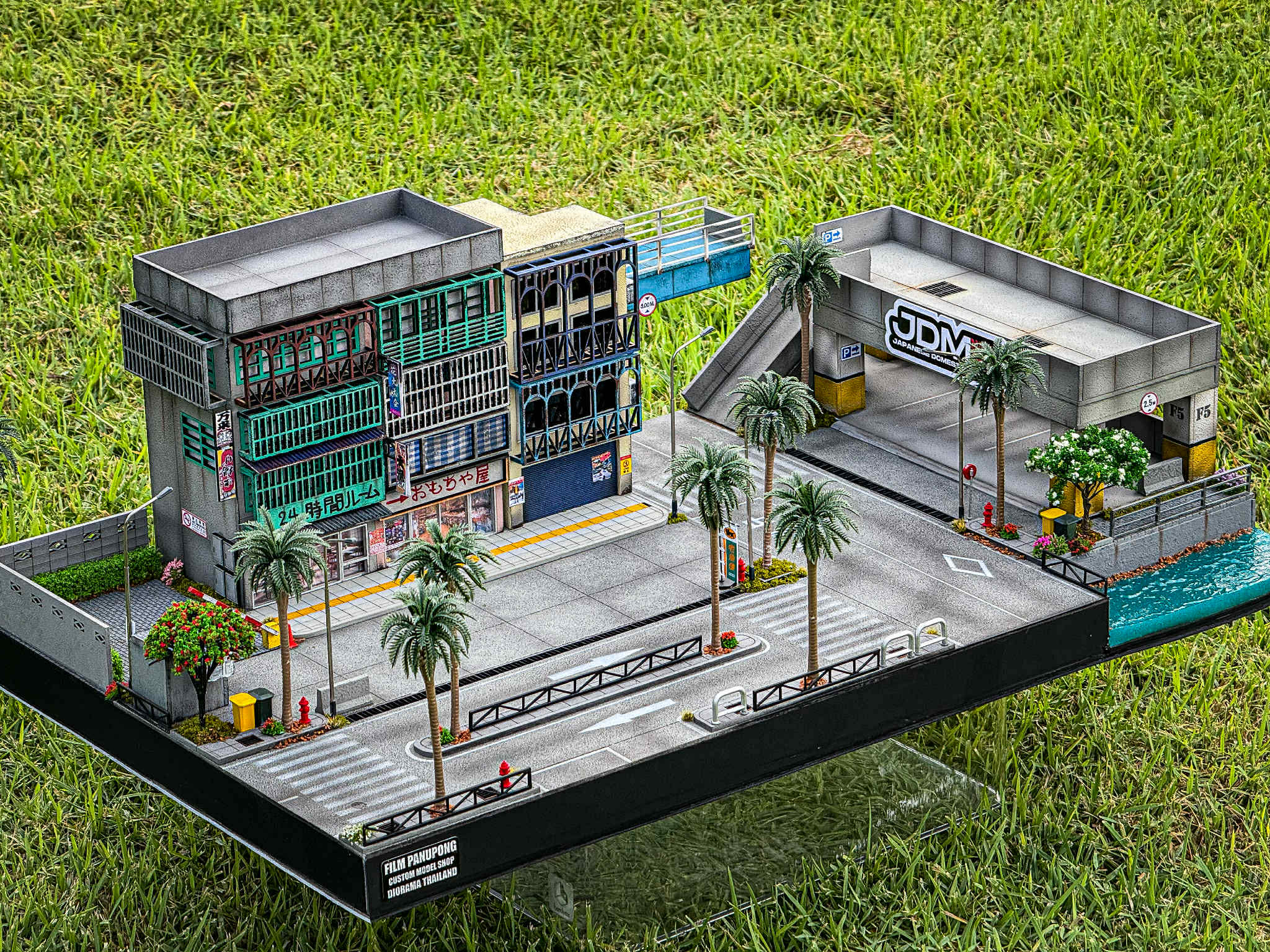 Diorama City of Racing Cars scale 1:64