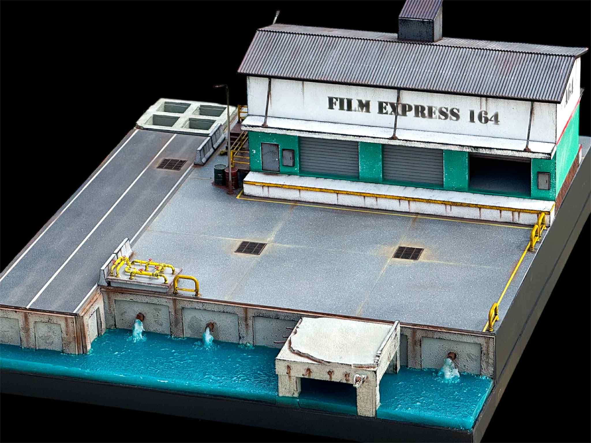 Diorama Express warehouse scale 1:64