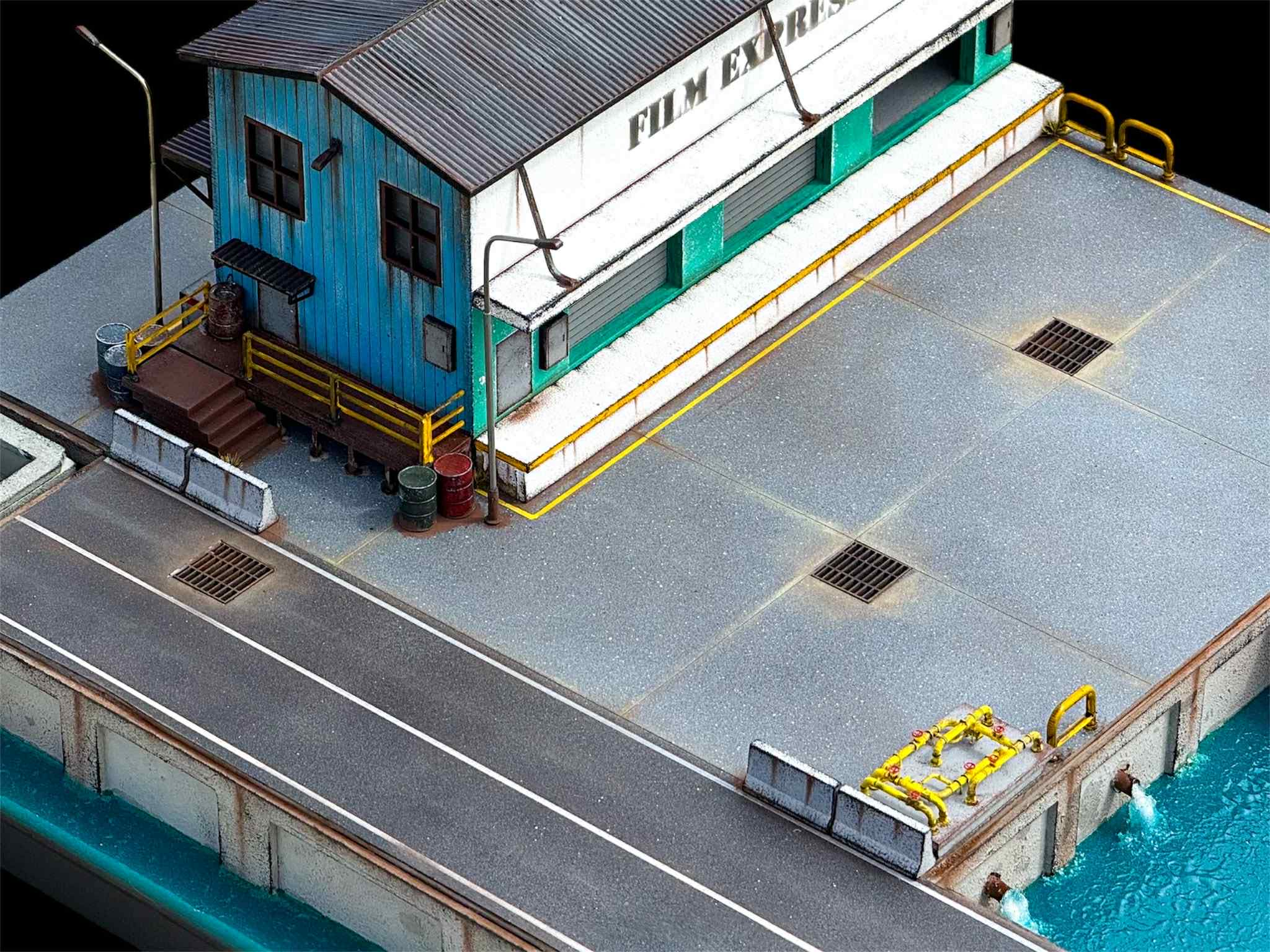 Diorama Express warehouse scale 1:64