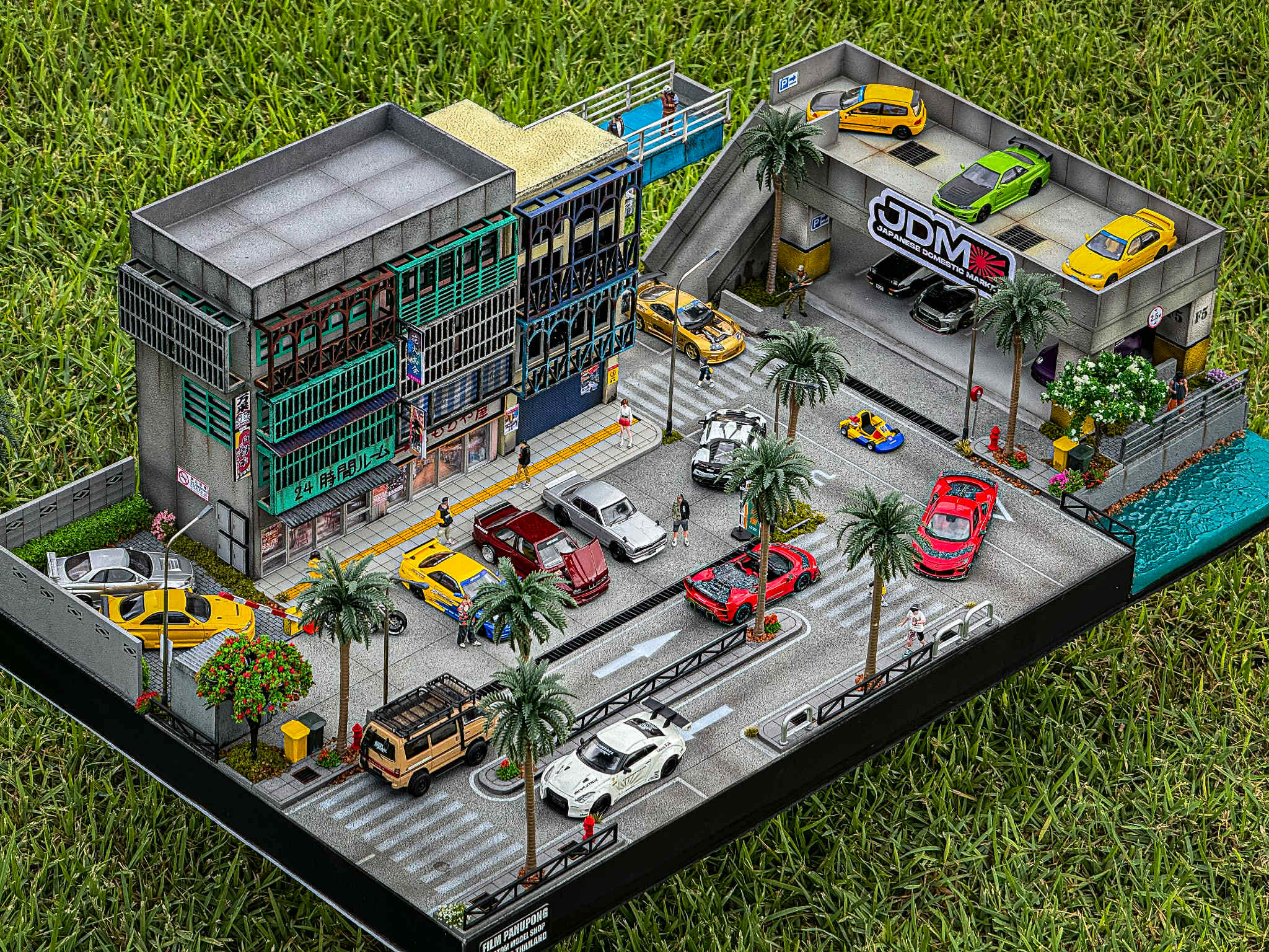 Diorama City of Racing Cars scale 1:64
