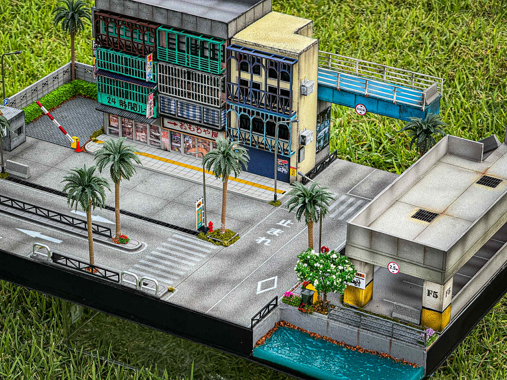 Diorama City of Racing Cars scale 1:64